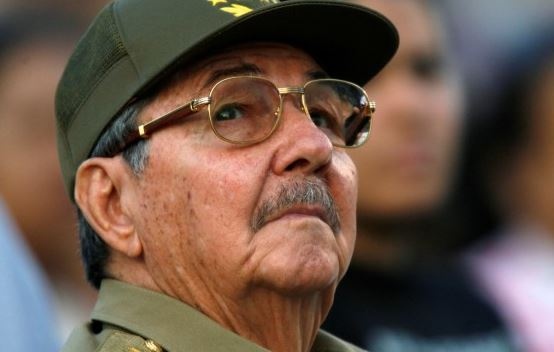 Раул Кастро съобщи че подава оставка като първи секретар на